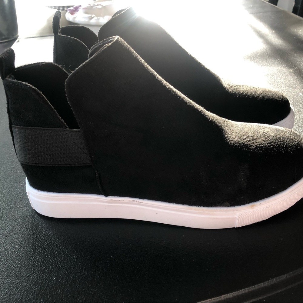 Like new black sneaker wedges